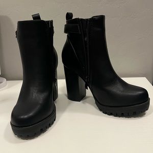 Womens Size 5.5 Black Combat Booties